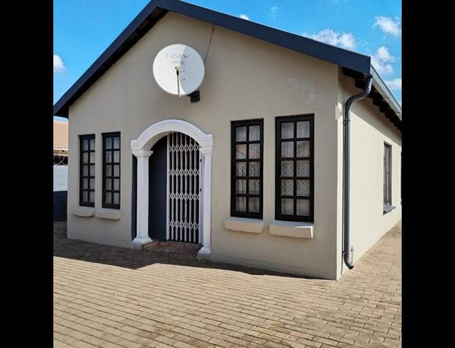 2 BEDROOM HOUSE FOR SALE IN SOSHANGUVE VV